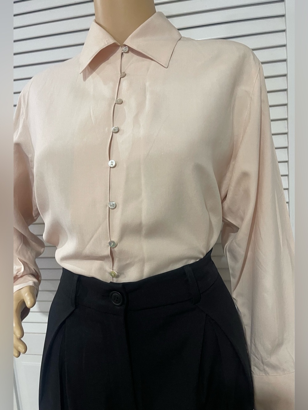 Express Light Blush Button-Down Shirt - Picture 4 of 6